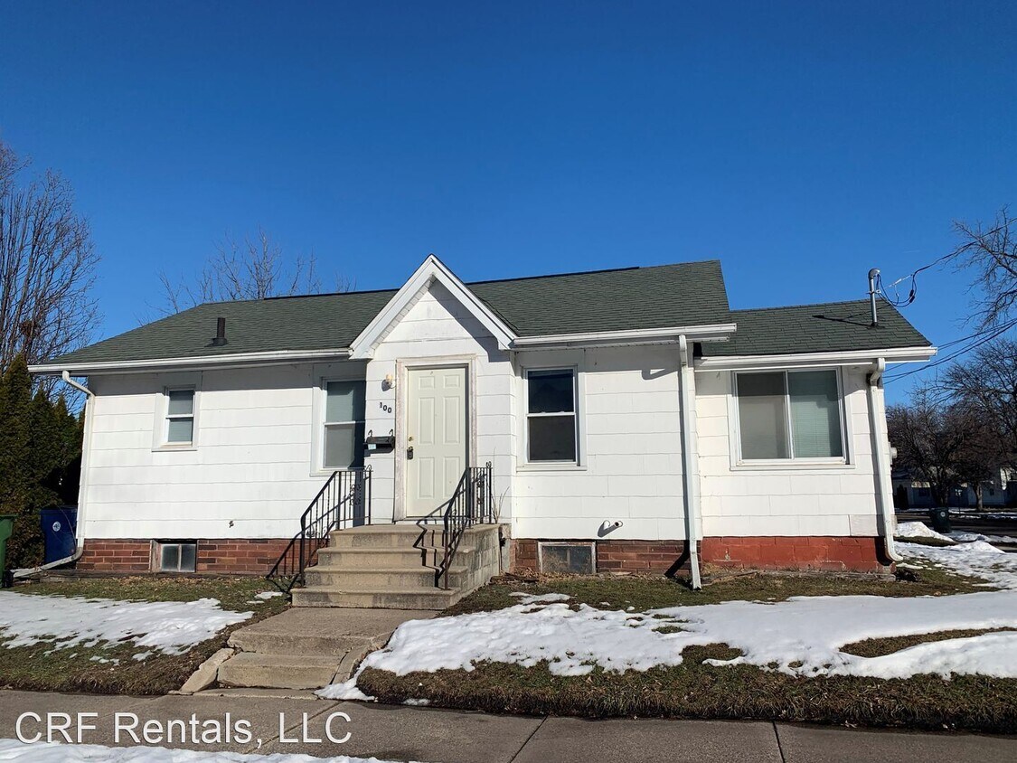 2 br, 1 bath House 100 Summit St. House Rental in Waterloo, IA