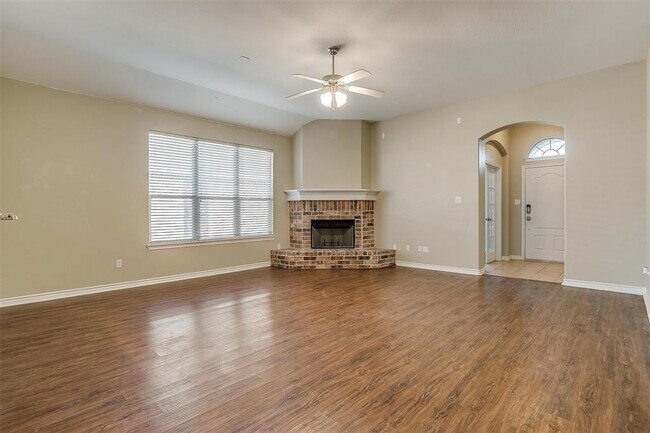 Foto del edificio - 4244 Summersweet Ln