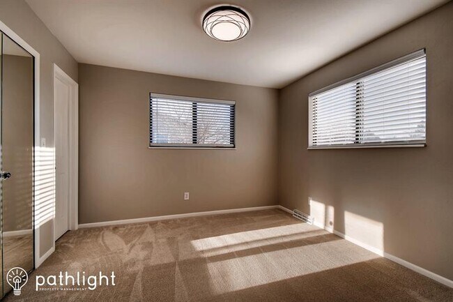 Building Photo - 2303 Skeel St