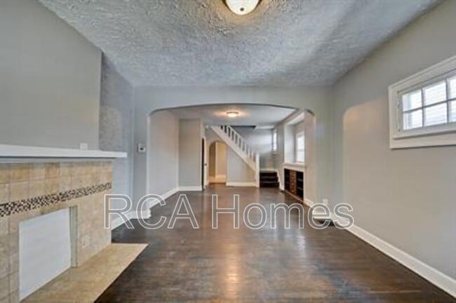 Foto del edificio - 2948 N Park Ave