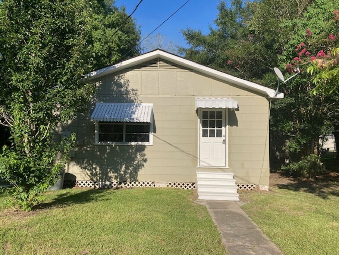 1908 13th St, Pascagoula, MS 39567 House Rental in Pascagoula, MS