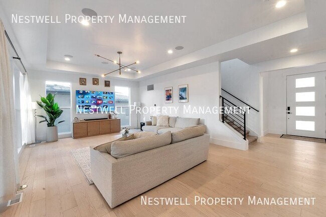 Building Photo - Stunning 6-bed Home in The Heart of Lehi´s...
