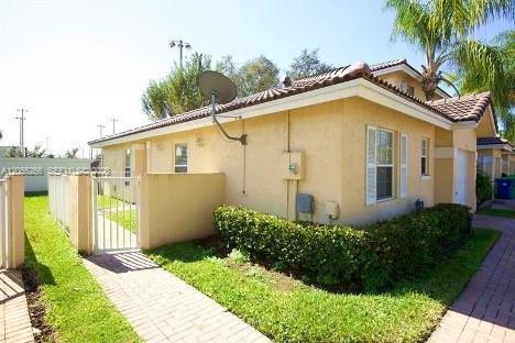 Foto del edificio - 8978 NW 53rd St