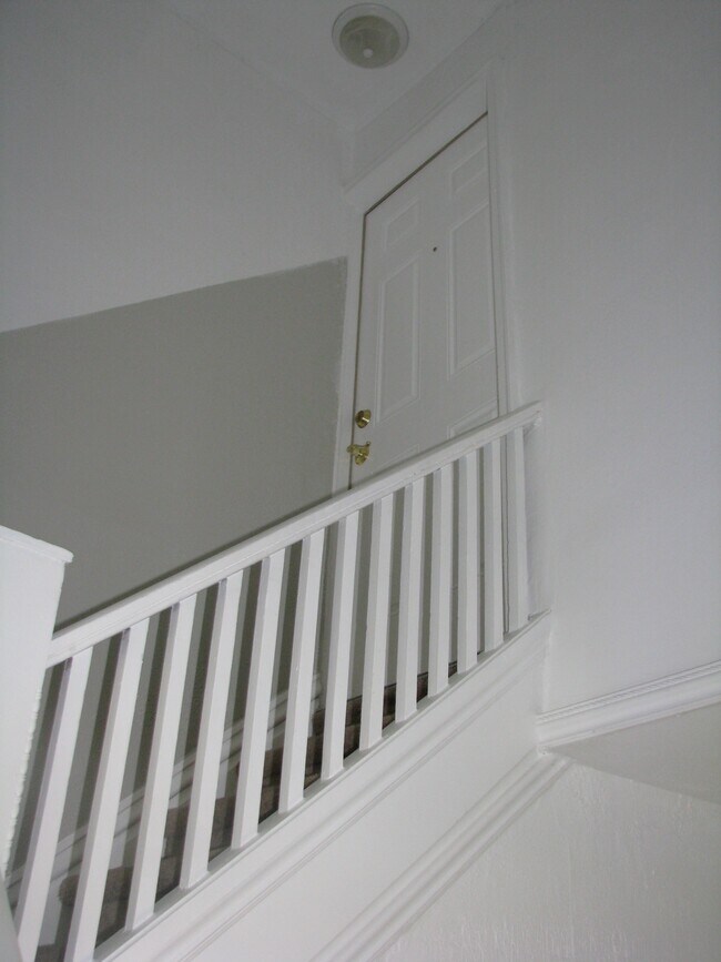 Foto del edificio - 1353 Ashland Ave NE