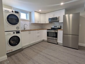 Building Photo - 19 Craig St