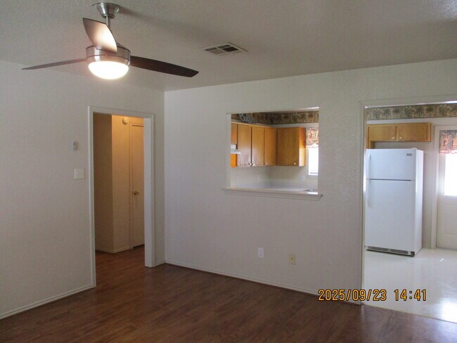 Foto del edificio - 163 Armadillo Ln