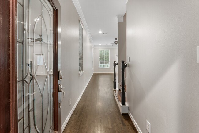 Foto del edificio - 3329 New Garden View Ln