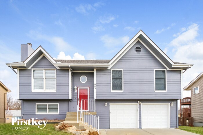 Primary Photo - 6831 N Corrington Ave