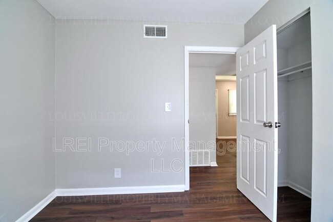 Building Photo - 5003 Yaupon Ln