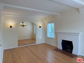 Building Photo - 617 W Glenoaks Blvd