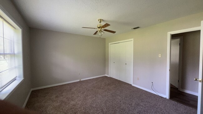 Building Photo - 1416 Camelia Dr
