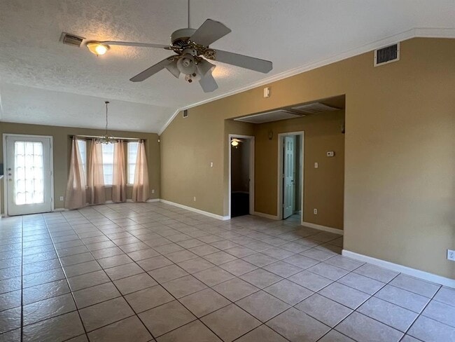 Building Photo - 9511 Elmview Dr
