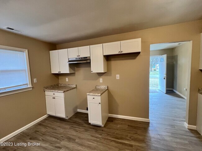 Building Photo - 6115 Red Spruce Dr
