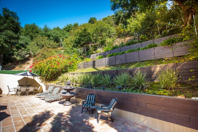 Building Photo - 2410 Benedict Canyon Drive