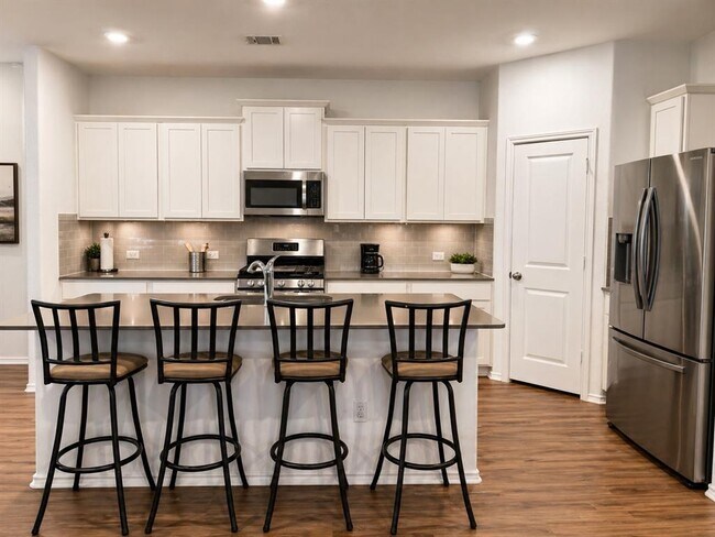 Building Photo - 108 Blue Blaze Trl
