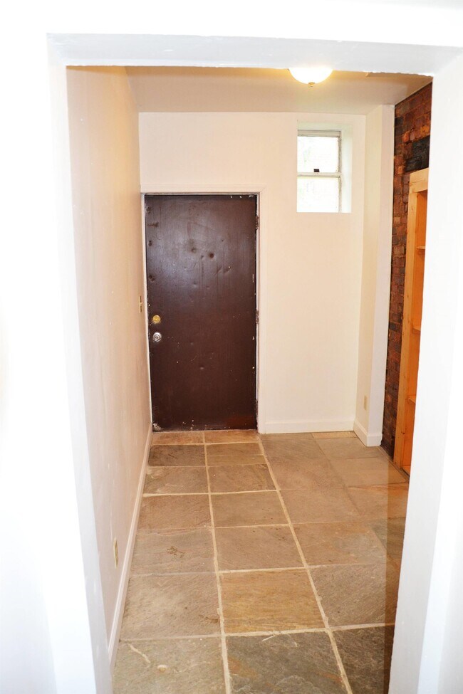 Building Photo - 221 Renner St