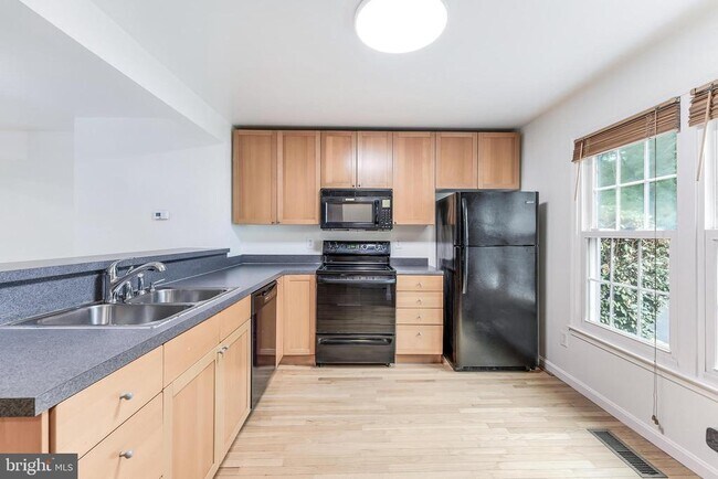 Foto del edificio - 2331 Harleyford Ct