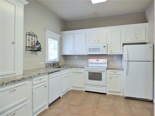 Building Photo - 1706 Avenue D