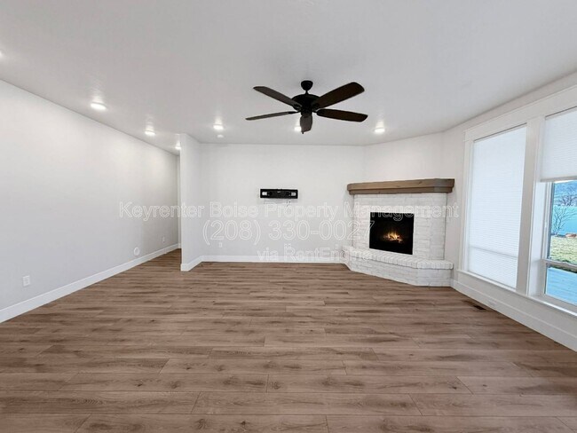 Building Photo - 7773 W Cardinal Dr