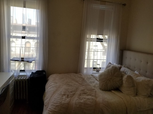 Foto del edificio - 114 E 25th St