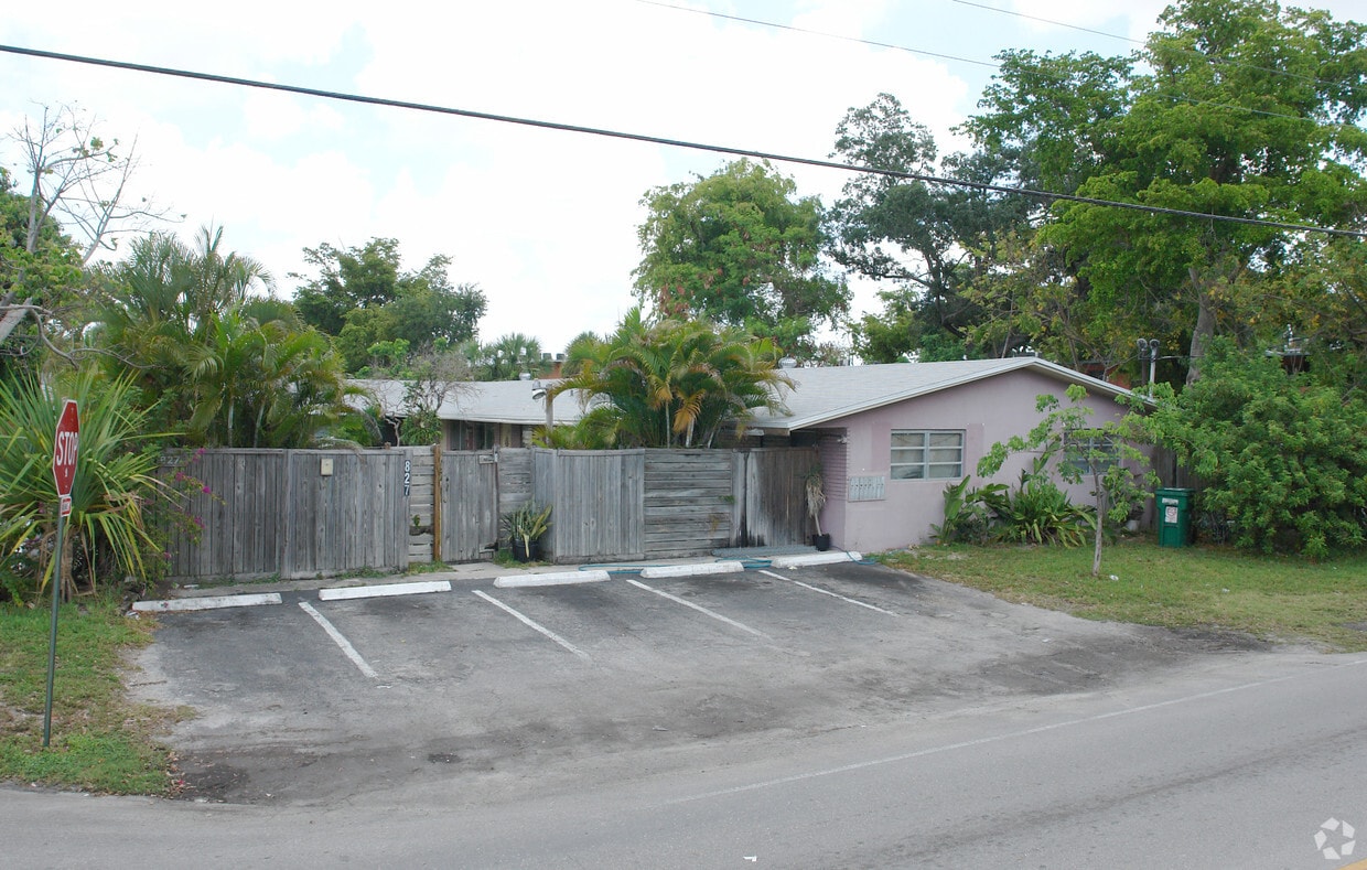 Primary Photo - 827 SW 15th Ave