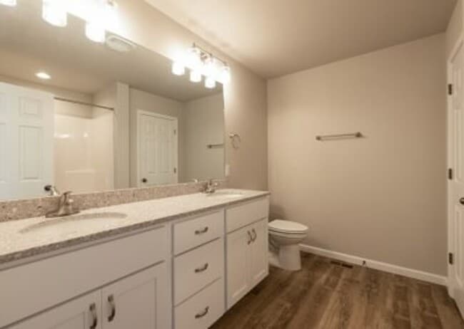 Building Photo - 3819 Gemini Dr SE