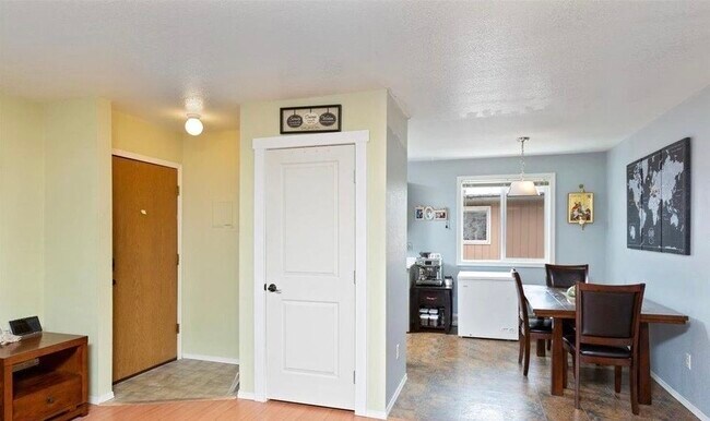 Entry/Closet - 8000 E 10th Ave