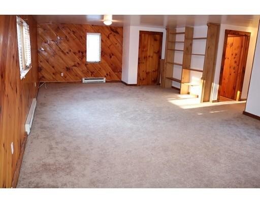 Primary Photo - 27 Bond St
