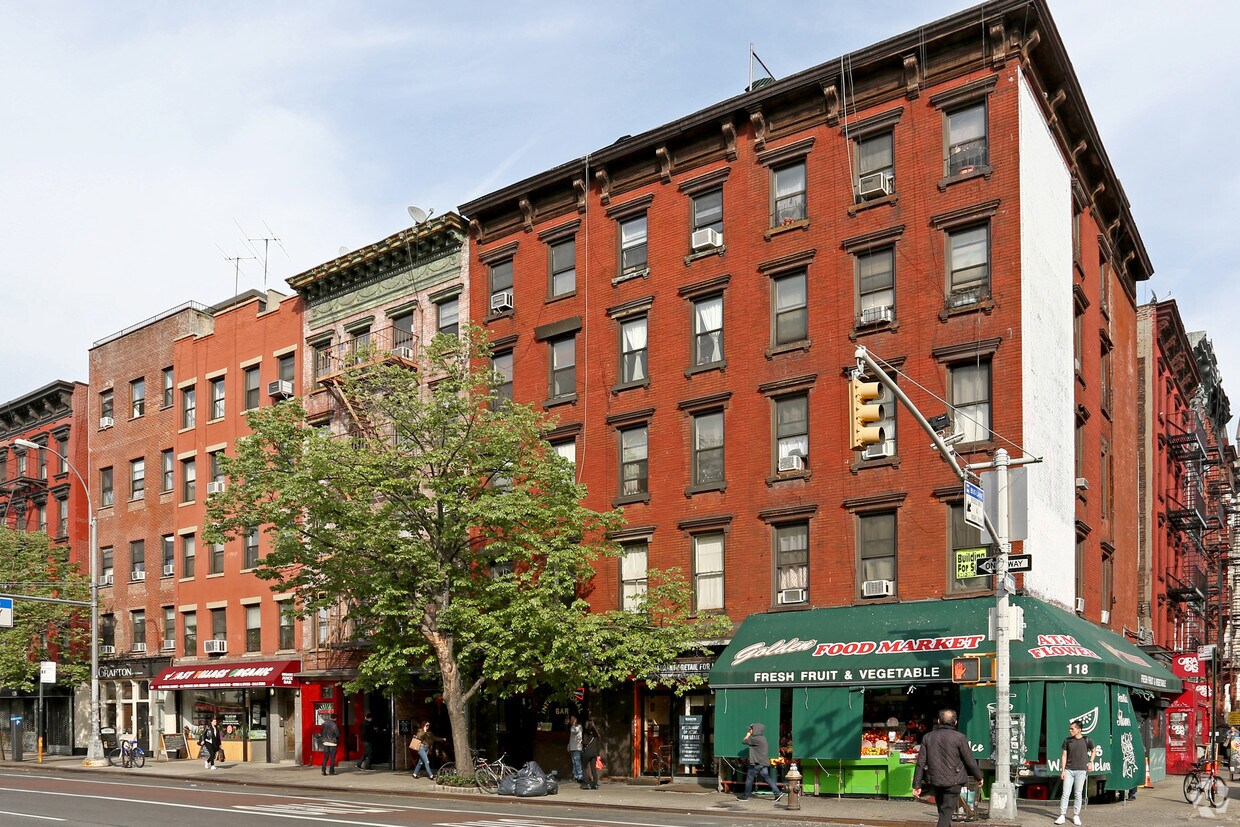 Foto del edificio - 120 First Ave