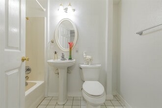 Building Photo - 1005 Rosepoint Dr