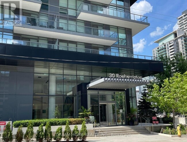 Building Photo - 30-2930 Roehampton Ave