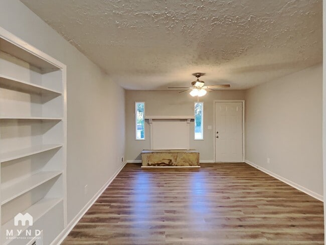 Building Photo - 7054 Chappell Cir NW