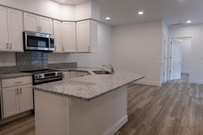 Apartamentos Middletown - Cocina y Comedor - NUEVA CONSTRUCCIÓN - Middletown Flats