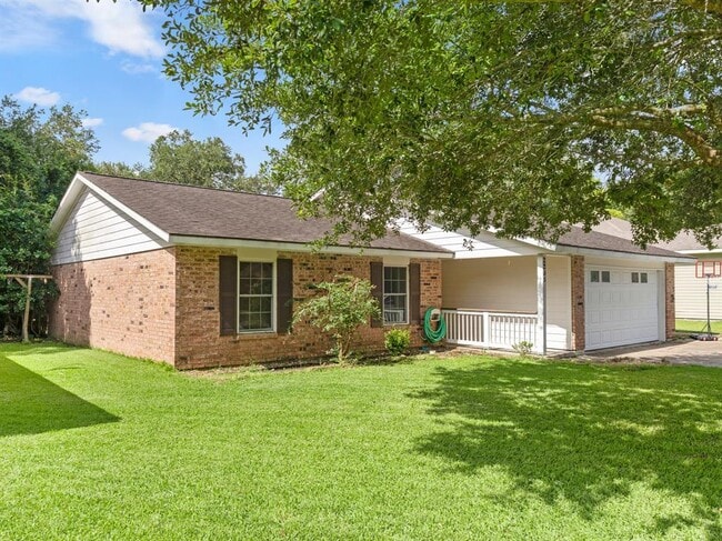 Building Photo - 2208 Gontier Dr