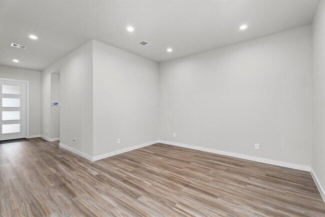Building Photo - 14334 Winema View Ln