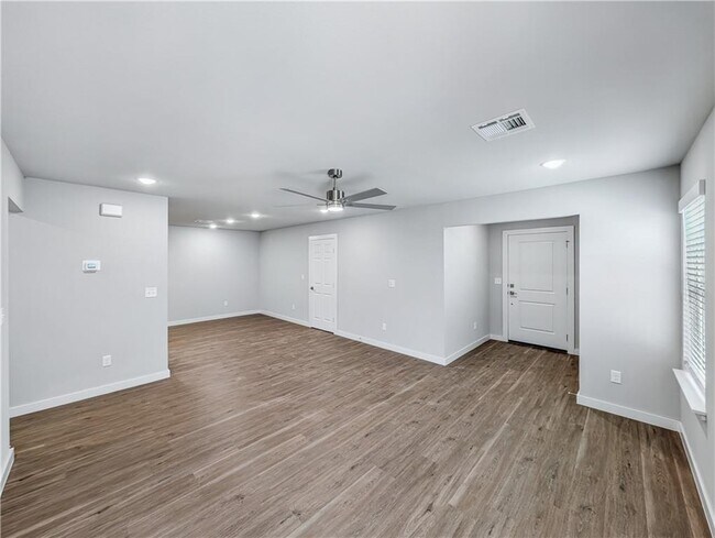 Foto del edificio - 6308 NW Kathleen St