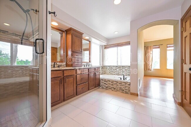 Foto del edificio - 9865 Glenstone Trail