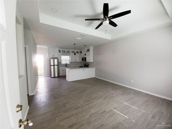 Building Photo - 1506 Playa Dr