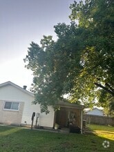 Building Photo - 209 Cougar Dr