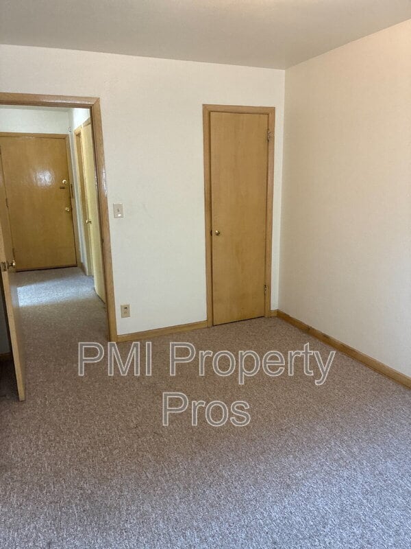 Building Photo - 5624 W Burleigh St