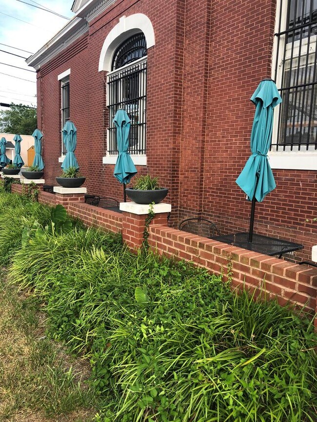 Foto del edificio - 25514 E Main St