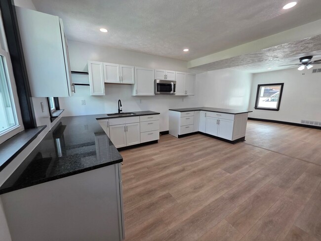 Building Photo - 1111 Freyburg St