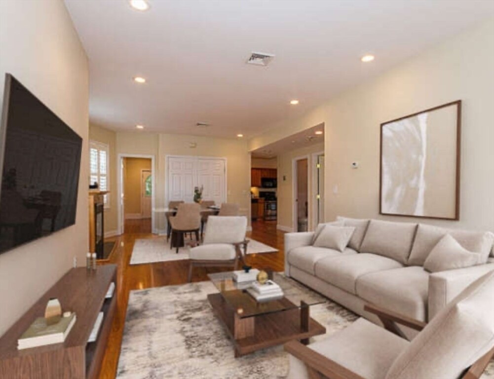 Primary Photo - 144 Minot St