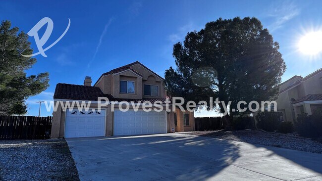 Building Photo - Ready to Rent 3 Bedroom, 2.5 Bath Victorvi...