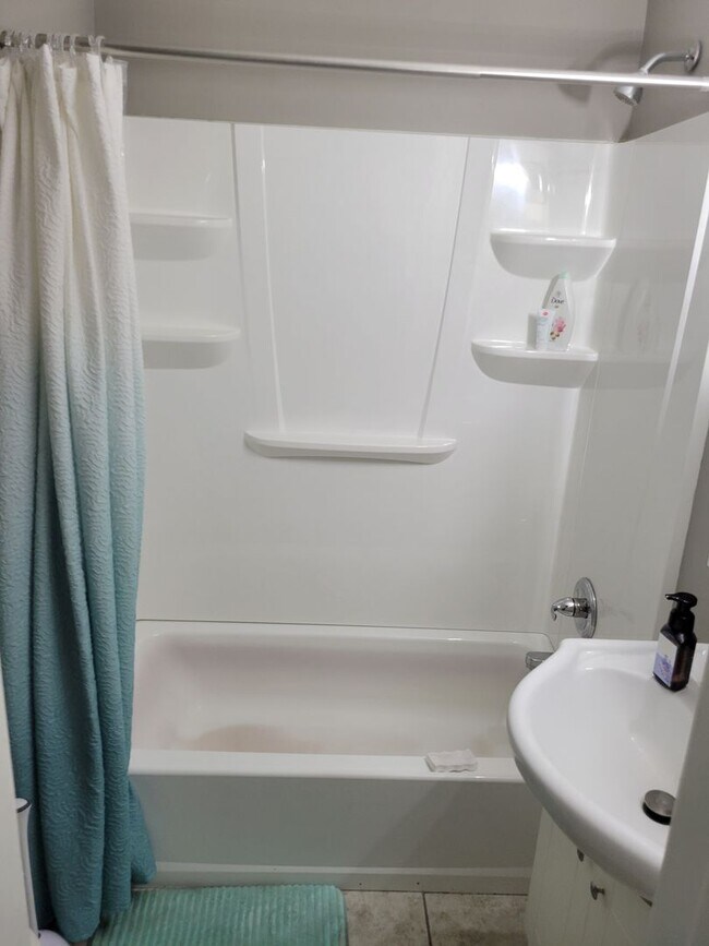 Building Photo - 515-517 W 14th