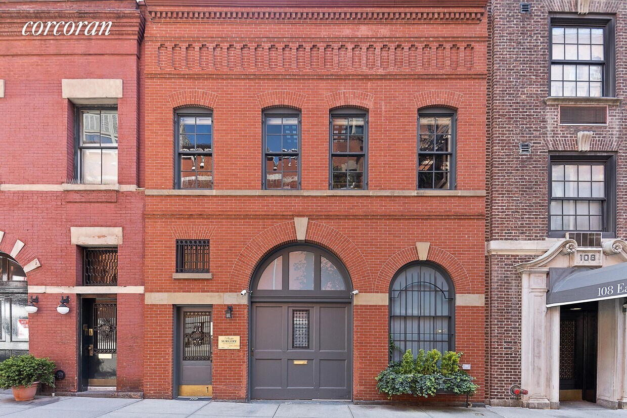 Primary Photo - 110 E 66th St