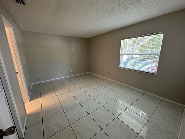 Foto del edificio - Cozy 3 Bedroom/2 bathroom Townhouse