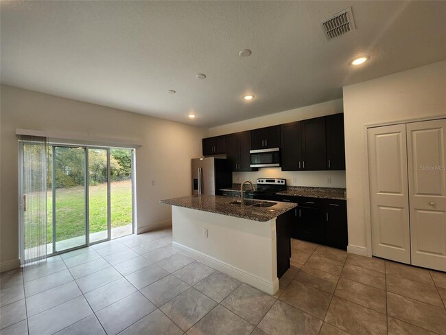 Building Photo - 3650 SW 128th Pl