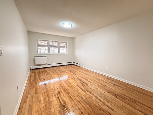 Photo - 1902 Barnes Ave Apartment