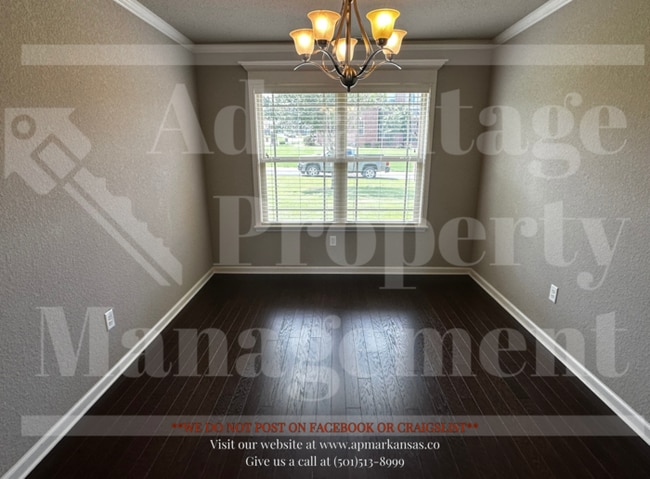 Building Photo - Two-Story home located in the vibrant city...